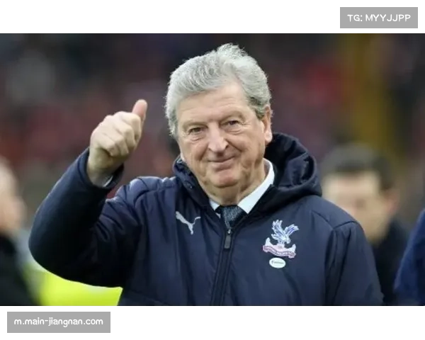 浙江队托利奇禁区内倒地 VAR回看维持未判点球原判